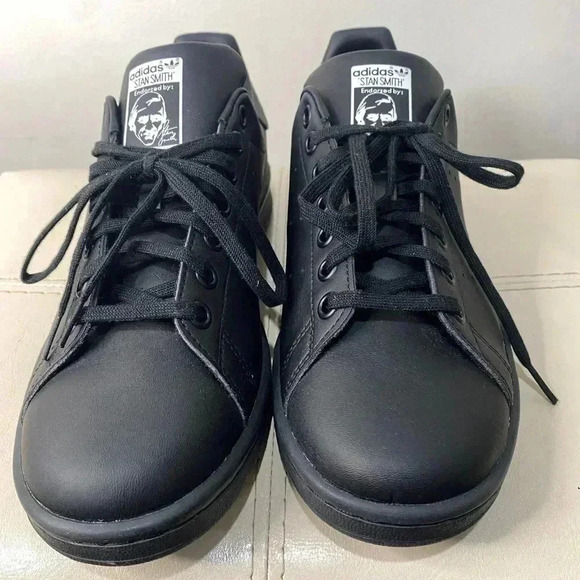 Stan Smith and Adidas Matte Black Sneakers Sz 6 - Picture 1 of 8